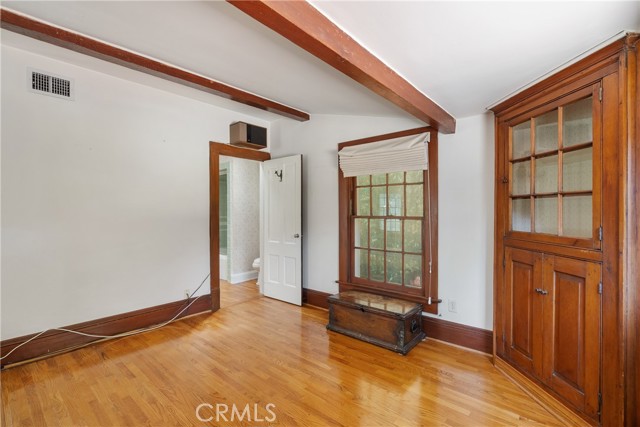 211 E Virginia Avenue, Glendora CA: https://media.crmls.org/medias/8eb7b221-6110-4c92-8606-98a178094290.jpg