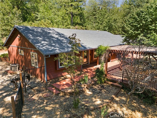 4940 Papaya Road, Forest Ranch CA: https://media.crmls.org/medias/8eb7b507-2861-4a50-b0f9-a9f94d8eb74e.jpg