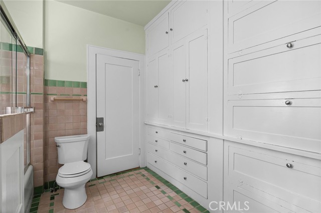 Detail Gallery Image 34 of 73 For 587 E 3rd, Chico,  CA 95928 - 5 Beds | 3 Baths