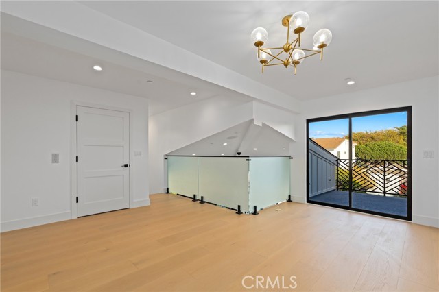 Detail Gallery Image 13 of 44 For 110 S Irena Ave #B,  Redondo Beach,  CA 90277 - 3 Beds | 4/1 Baths