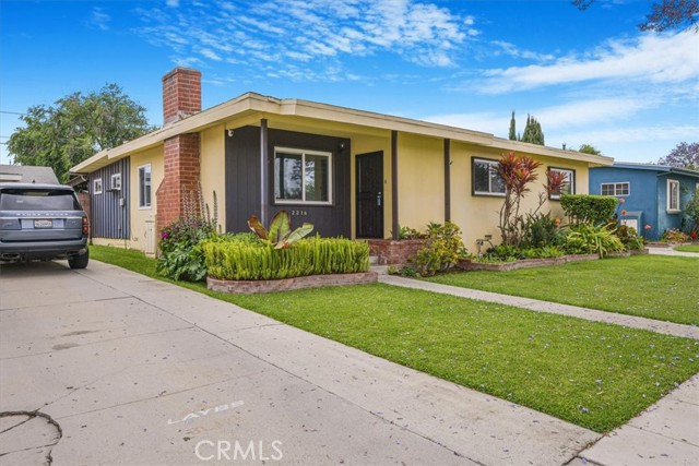 2216 Canehill Avenue, Long Beach CA: https://media.crmls.org/medias/8eb94b87-1f17-450b-8b05-3e238391abfc.jpg