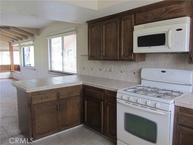 Detail Gallery Image 7 of 9 For 13040 Greensboro Rd, Victorville,  CA 92395 - 3 Beds | 2 Baths