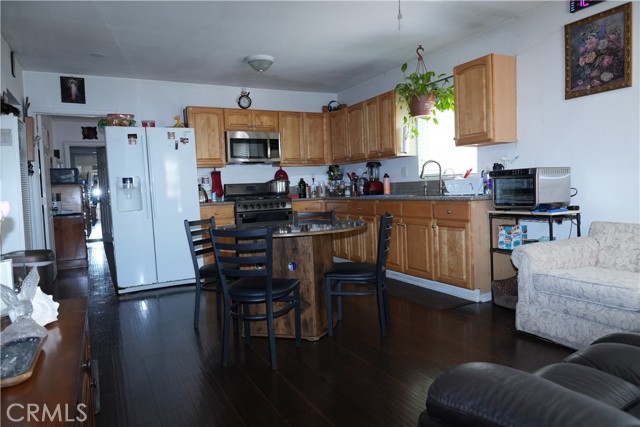 Detail Gallery Image 40 of 40 For 611 W 91st, Los Angeles,  CA 90044 - 3 Beds | 2 Baths