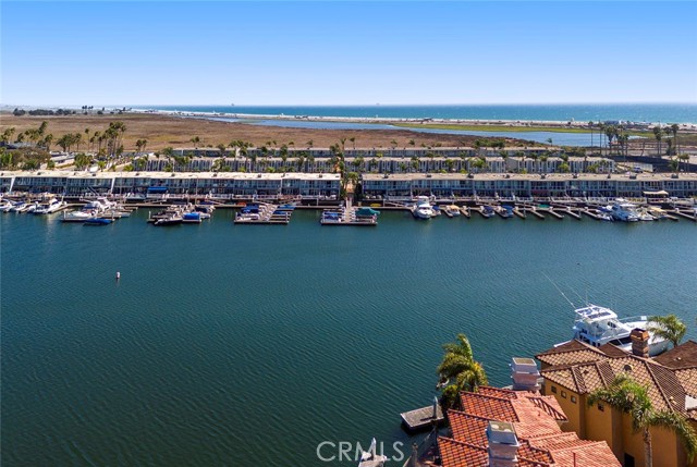 4006 Aladdin Drive, Huntington Beach CA: https://media.crmls.org/medias/8eba3595-7cba-4660-b3aa-7e4cf5346c98.jpg