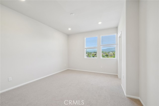 221 Aurora Lane, Pomona CA: https://media.crmls.org/medias/8ebade45-c2b5-4ec8-a853-eec4440cea67.jpg