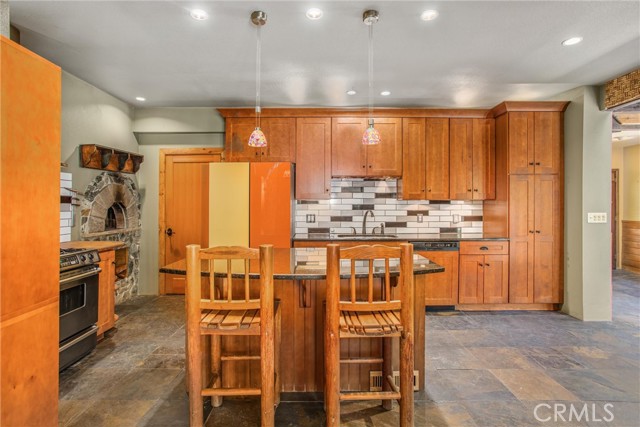 Detail Gallery Image 13 of 34 For 9323 Cedar Dr, Forest Falls,  CA 92339 - 1 Beds | 1/1 Baths