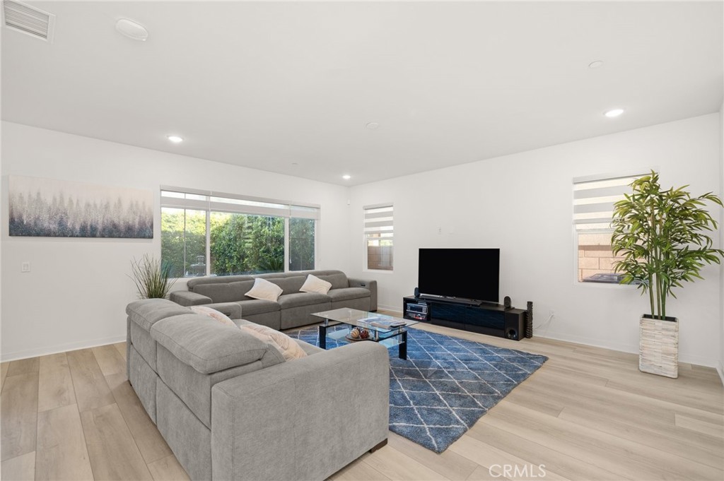 MLS #CV25118257 img 2