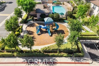 https://media.crmls.org/medias/8ebb4a79-e1f3-4241-845a-8e0fd44b703f.jpg?preset=X-Large