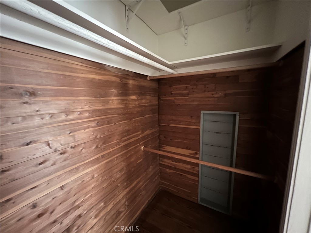 https://media.crmls.org/medias/8ebc3b6d-cb31-499c-9a37-4e809a8d0dde.jpg?preset=X-Large
