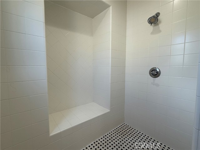 50 Winding Way, Irvine CA: https://media.crmls.org/medias/8ebde81b-5103-4ef7-909d-97855b6b42f1.jpg