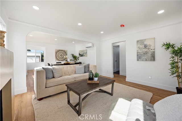 Detail Gallery Image 7 of 21 For 627 W 111th Pl, Los Angeles,  CA 90044 - 3 Beds | 2 Baths