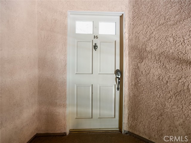 Detail Gallery Image 3 of 36 For 19802 Sandpiper Pl #16,  Newhall,  CA 91321 - 3 Beds | 2 Baths