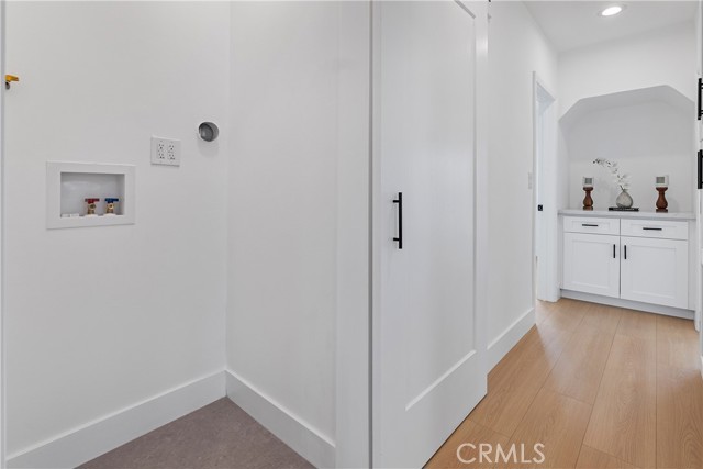 6239 Cimarron Street, Los Angeles CA: https://media.crmls.org/medias/8ebfa0b8-4d34-420c-8475-1b6dd0a8e658.jpg