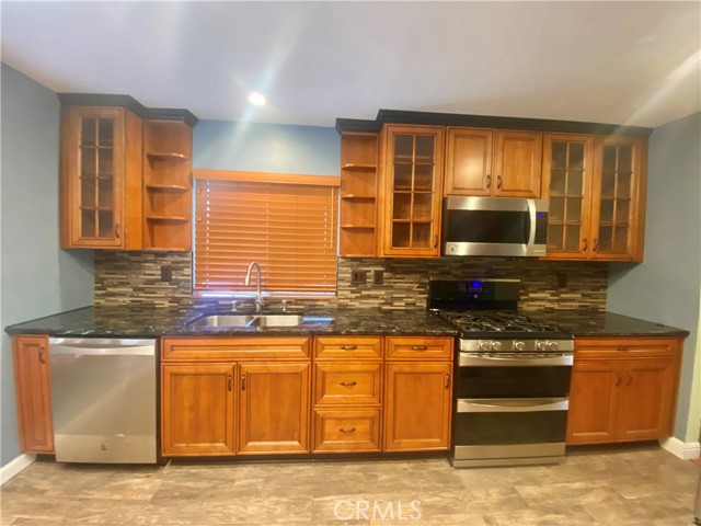 Detail Gallery Image 10 of 35 For 12654 Jade Road, Victorville,  CA 92392 - 4 Beds | 2 Baths