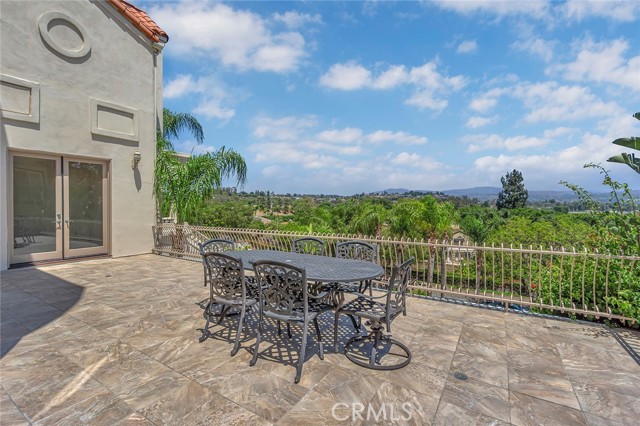 6041 Calle Mirador, Yorba Linda CA: https://media.crmls.org/medias/8ebfc4d7-9d5d-431f-b0da-acd720161437.jpg