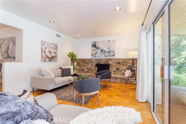 Detail Gallery Image 8 of 35 For 18157 Donmetz St, Porter Ranch,  CA 91326 - 3 Beds | 2 Baths