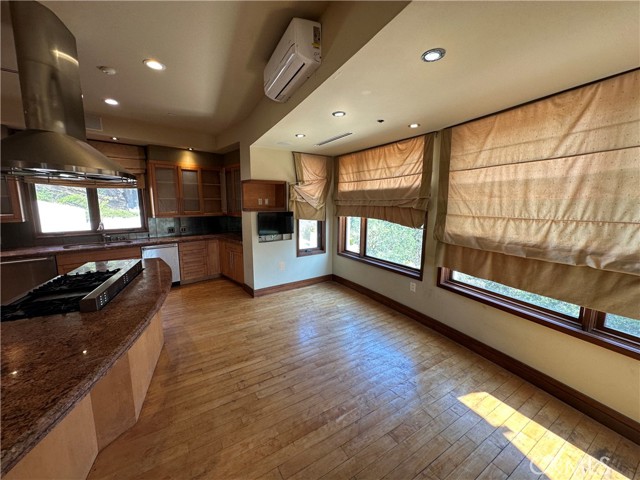5077 Schumacher Road, Calabasas CA: https://media.crmls.org/medias/8ec07cb3-88e8-4530-bcee-09938f5d0f2f.jpg