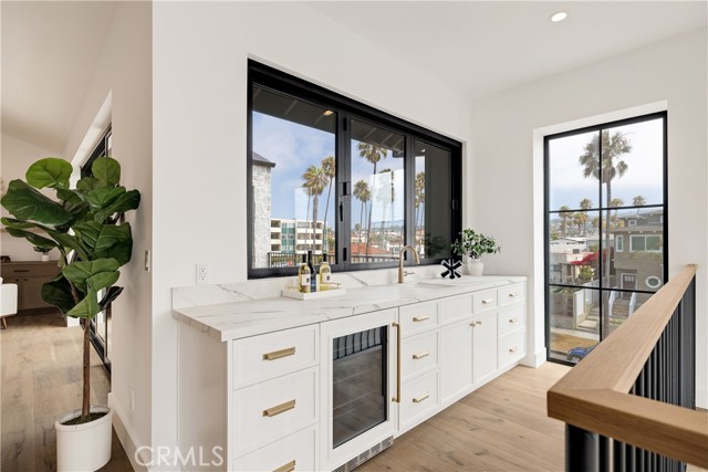 105 Avenue G, Redondo Beach, California 90277, 4 Bedrooms Bedrooms, ,3 BathroomsBathrooms,Residential,Sold,Avenue G,SB24133024