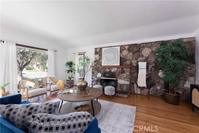 Image 6 of 35 For 3730 Walnut Avenue