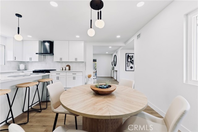 2514 S Rita Way, Santa Ana CA: https://media.crmls.org/medias/8ec0ede1-d561-4e44-98a6-64962dc65178.jpg