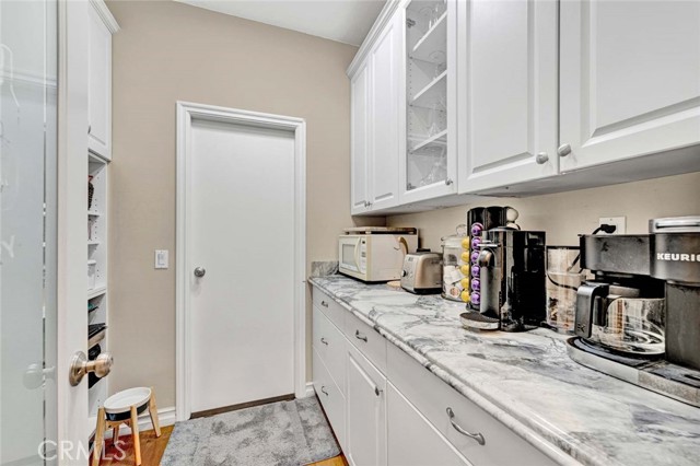 Image 11 of 60 For 20012 Mural Circle