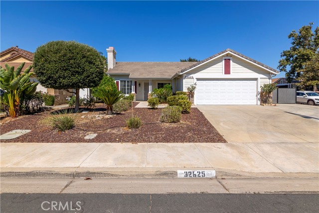 Detail Gallery Image 1 of 1 For 32625 Cherrywood Ln, Lake Elsinore,  CA 92530 - 3 Beds | 2 Baths