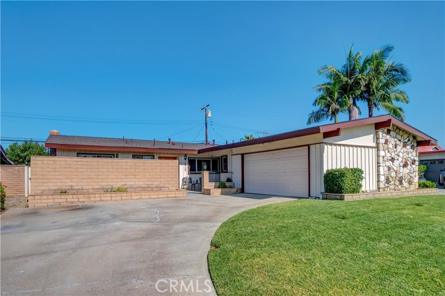 12725 Biola Ave, La Mirada, CA 90638