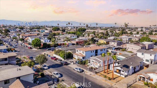 Detail Gallery Image 60 of 69 For 6616 Denver Ave, Los Angeles,  CA 90044 - 6 Beds | 5/1 Baths
