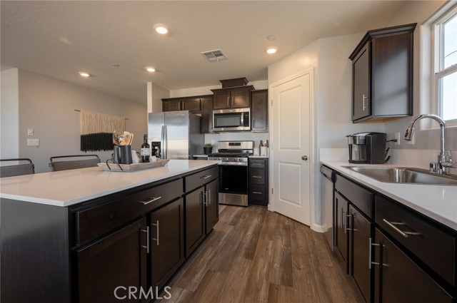 Detail Gallery Image 4 of 19 For 4735 Jema Way #9 B1,  Merced,  CA 95348 - 4 Beds | 2 Baths