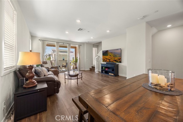 Detail Gallery Image 10 of 27 For 204 Keeper, Irvine,  CA 92618 - 4 Beds | 3/1 Baths