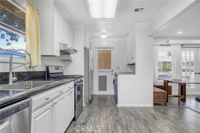 Detail Gallery Image 14 of 35 For 23016 Saticoy St, West Hills,  CA 91304 - 3 Beds | 2 Baths