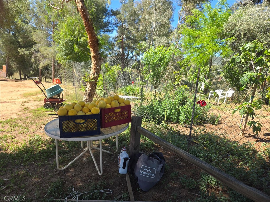 https://media.crmls.org/medias/8ec52977-1a14-4403-ba64-d8e4e4dfd038.jpg?preset=X-Large