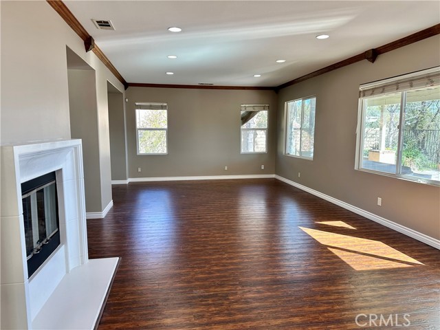 Detail Gallery Image 15 of 27 For 28467 Falcon Crest, Canyon Country,  CA 91351 - 4 Beds | 3 Baths