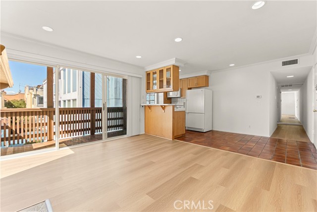 Detail Gallery Image 4 of 55 For 600 Monterey Bld #8,  Hermosa Beach,  CA 90254 - 2 Beds | 2 Baths