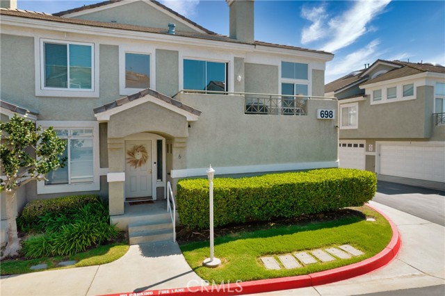 Detail Gallery Image 1 of 30 For 698 Azure #6,  Corona,  CA 92879 - 2 Beds | 2 Baths