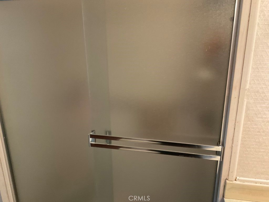 https://media.crmls.org/medias/8ec68b8a-9278-4053-aaa5-28a392d73293.jpg?preset=X-Large