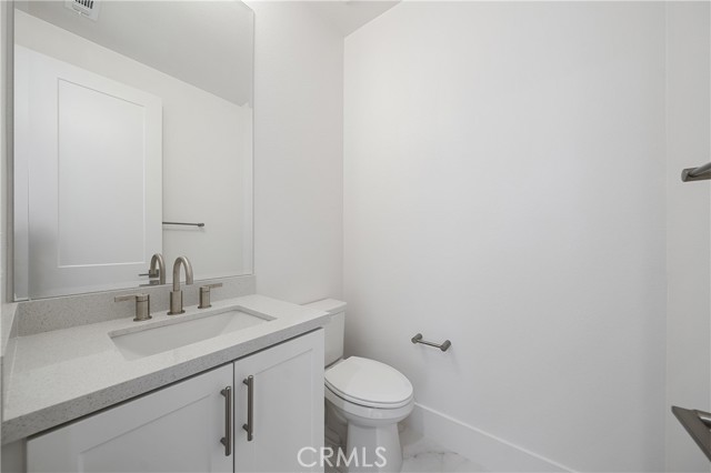 Detail Gallery Image 12 of 63 For 5817 Sunrise Ridge Ln, Lake Forest,  CA 92679 - 4 Beds | 3/1 Baths