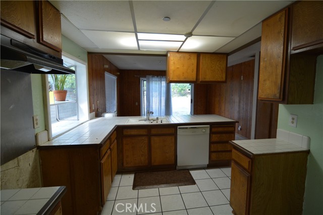 340 Calle Caballeros, Walnut CA: https://media.crmls.org/medias/8ec79baa-8171-474a-84b4-70595387a143.jpg