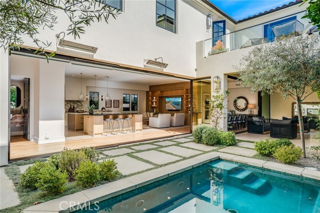 Detail Gallery Image 18 of 45 For 526 Riverside Ave, Newport Beach,  CA 92663 - 5 Beds | 6/1 Baths