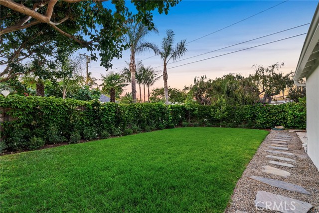 340 Broadway, Costa Mesa CA: https://media.crmls.org/medias/8ec91c36-d7e5-40fa-bdf5-48f5e63e67b6.jpg