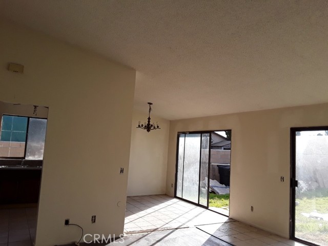 Detail Gallery Image 5 of 7 For 818 Terrace, San Bernardino,  CA 92410 - 3 Beds | 2 Baths