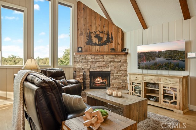 Detail Gallery Image 11 of 39 For 28195 Arbon, Lake Arrowhead,  CA 92352 - 3 Beds | 2 Baths