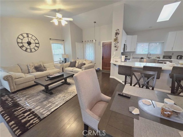 Detail Gallery Image 7 of 30 For 2416 Notre Dame Way, Corona,  CA 92881 - 3 Beds | 2 Baths