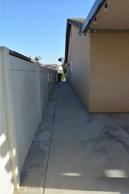 Detail Gallery Image 40 of 42 For 17648 Park Plaza Ct, Victorville,  CA 92395 - 4 Beds | 2 Baths
