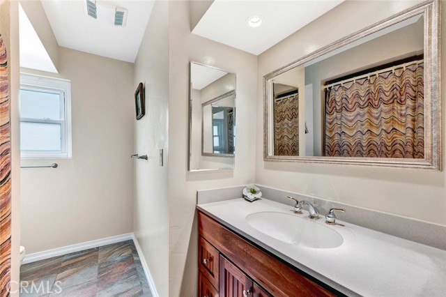 Detail Gallery Image 13 of 28 For 508 Green Acre Dr, Fullerton,  CA 92835 - 4 Beds | 2/1 Baths