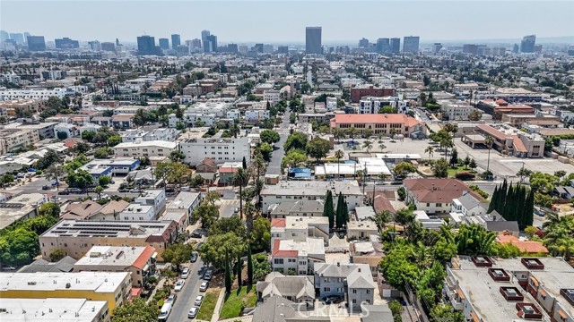 519 N Alexandria Avenue, Los Angeles CA: https://media.crmls.org/medias/8eca0c57-add0-4f38-9fa7-30a6cc11a2e6.jpg