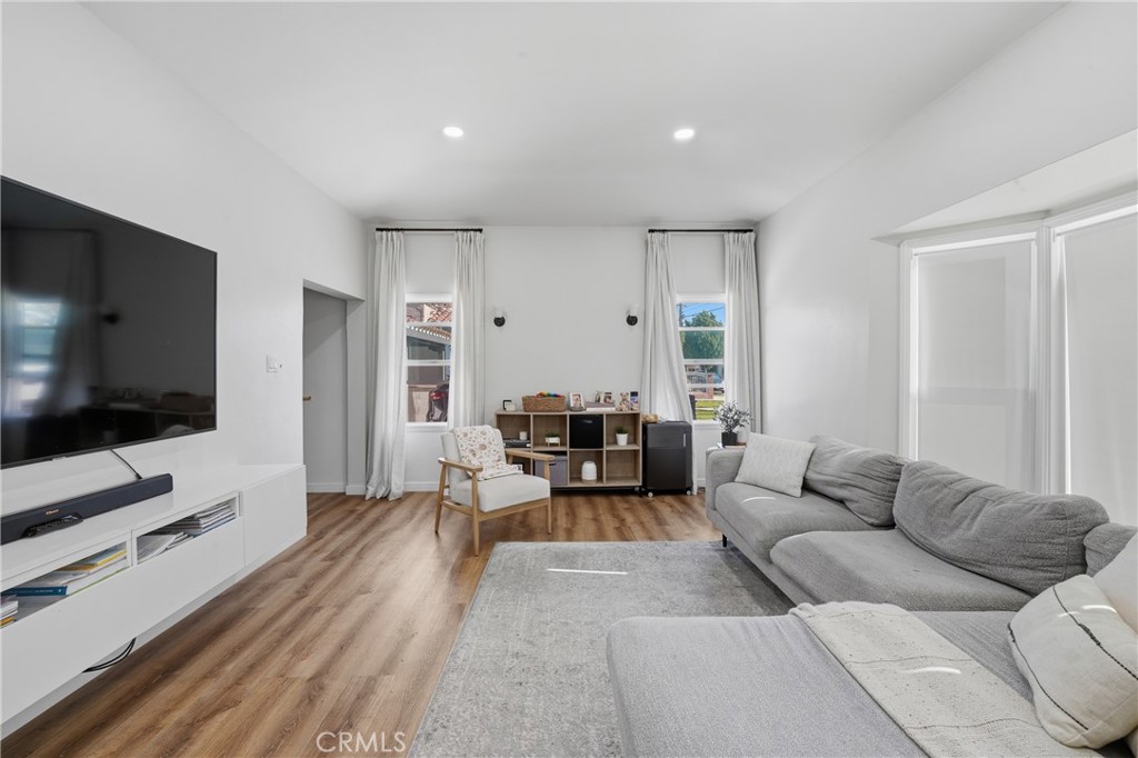 MLS #DW25264502 image #12