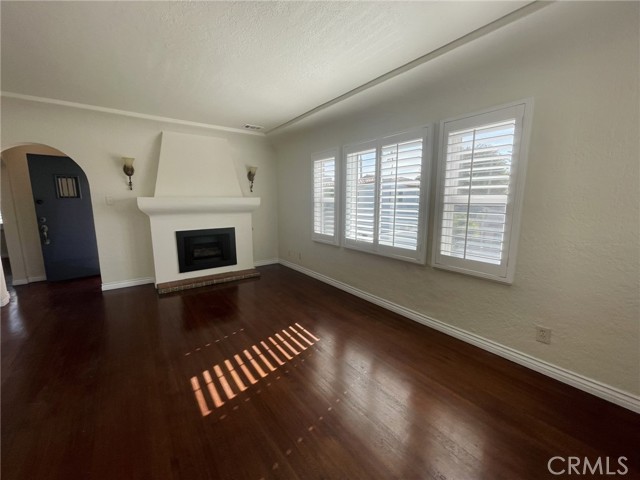 120 Savona Walk, Long Beach CA: https://media.crmls.org/medias/8ecab575-004a-4495-8434-abd2e1e69e2a.jpg