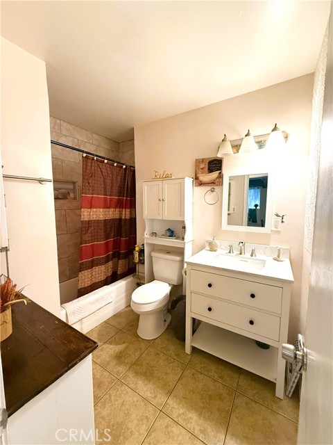 Detail Gallery Image 16 of 40 For 1320 White Ln, Bakersfield,  CA 93307 - 4 Beds | 2 Baths
