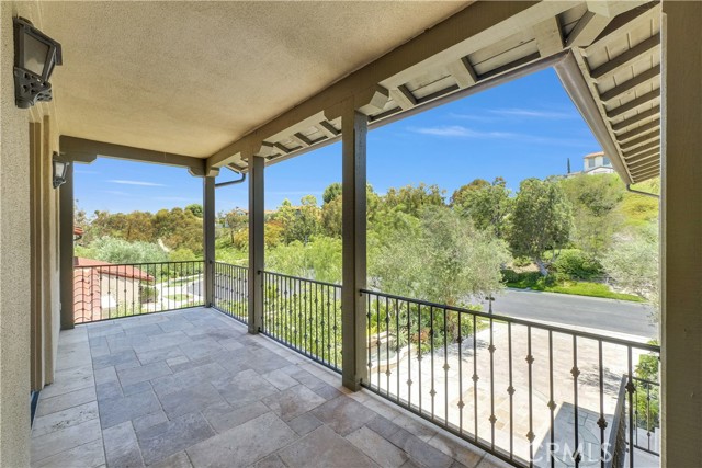 25 Village Way, Irvine CA: https://media.crmls.org/medias/8ecb8264-6f57-4711-922b-d4fec651f2ab.jpg